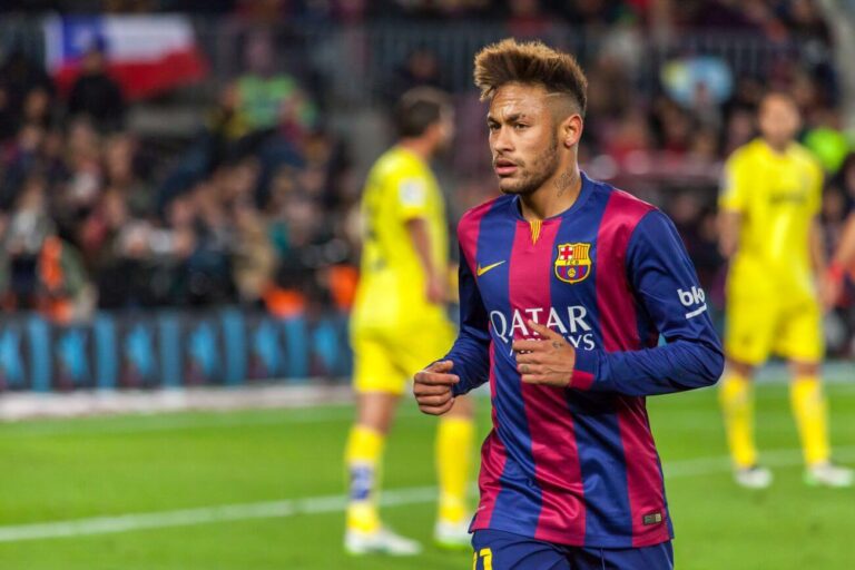 neymar na meczu w ubraniu fc barcelony